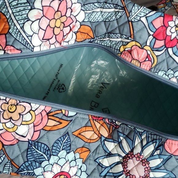 **Not Available**Vera Bradley Large Travel Duffel - Picture 6 of 8